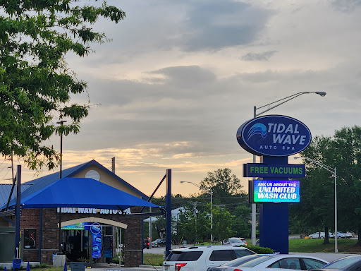 Tidal Wave Auto Spa en Florence