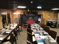 Atmosphère du Restaurant Brasserie Pizzeria Aux Docks à Trégastel - n°2