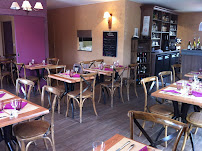 Atmosphère du Restaurant Les Fables Gourmandes à Fontaine-le-Comte - n°2