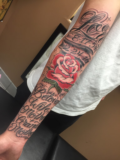 Tattoo Shop «Think Ink Tattoos», reviews and photos, 21626 Ventura Blvd, Woodland Hills, CA 91364, USA