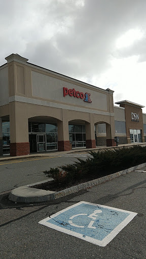 Pet Supply Store «Petco Animal Supplies», reviews and photos, 1309 W Main Rd, Middletown, RI 02842, USA