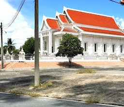 Wat Laeng Thongdaeng Phrom Sara Ram photo