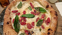 Pizza du Restaurant italien 𝐂𝐀𝐑𝐈𝐒𝐌𝐀 • 𝐏𝐢𝐳𝐳𝐞𝐫𝐢𝐚 & 𝐂𝐮𝐜𝐢𝐧𝐚 𝐈𝐭𝐚𝐥𝐢𝐚𝐧𝐚 • à Les Pavillons-sous-Bois - n°19