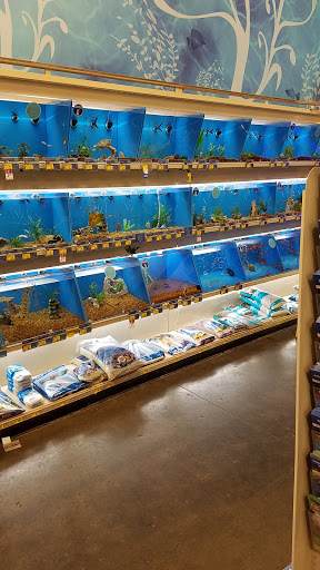 Pet Supply Store «PetSmart», reviews and photos, 8500 N Evanston Ave, Kansas City, MO 64157, USA
