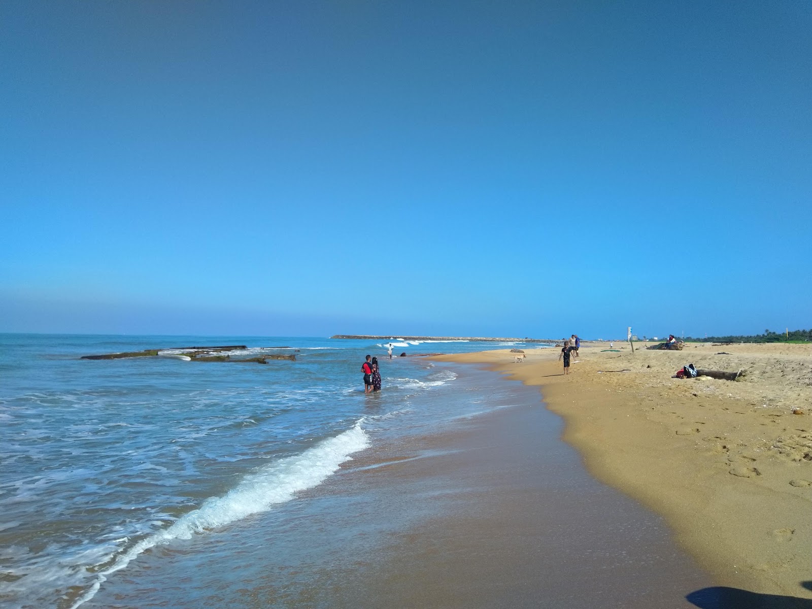 Foto de Panadura Beach com água turquesa superfície
