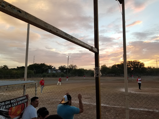 Campo De Softbol Adrian Gaona