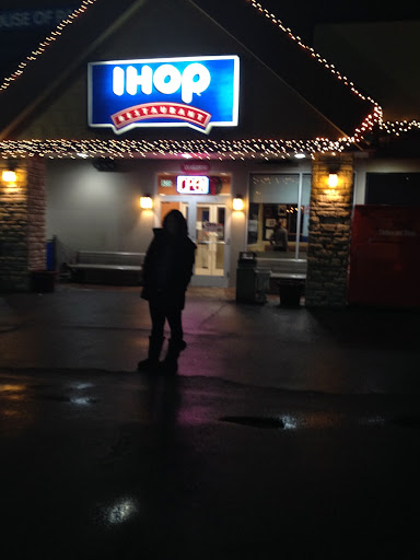 Shopping Mall «Forest Promenade Shopping Center», reviews and photos, 965 Richmond Ave, Staten Island, NY 10314, USA