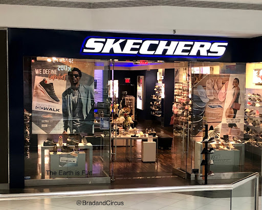 Shoe Store «SKECHERS Retail», reviews and photos, 5 Woodfield Mall, Schaumburg, IL 60173, USA