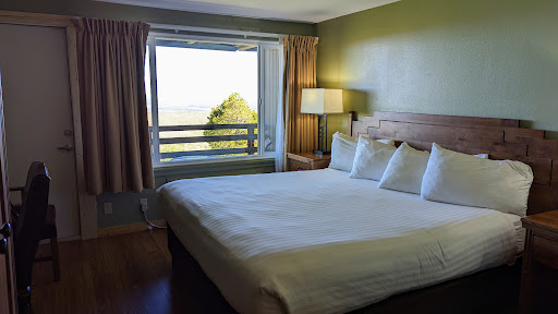Hotel «Far View Lodge», reviews and photos