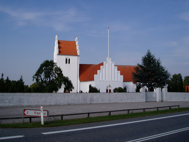 Vemmelev Kirke - Kirke