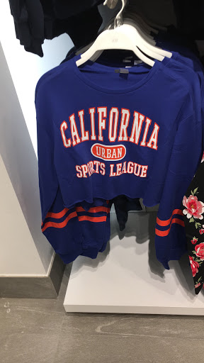Stores to buy women's navy blue sweatshirts Stockholm