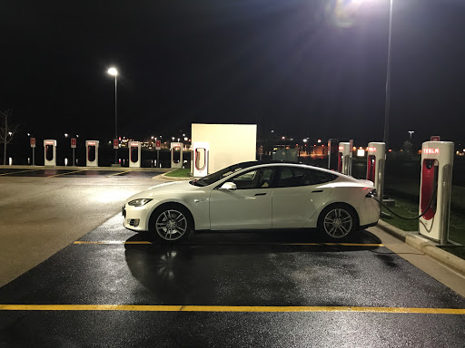 Tesla Supercharger image 8
