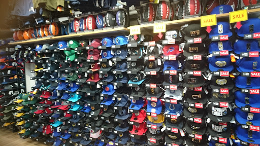 Sportswear Store «College Shop», reviews and photos, 2 Beach St, San Francisco, CA 94133, USA