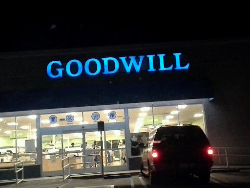 Thrift Store «Goodwill Store & Donation Center», reviews and photos, 2610 Atlantic Ave, Long Beach, CA 90806, USA