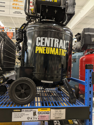 Hardware Store «Harbor Freight Tools», reviews and photos, 2931 W Shore Dr, Holland, MI 49424, USA