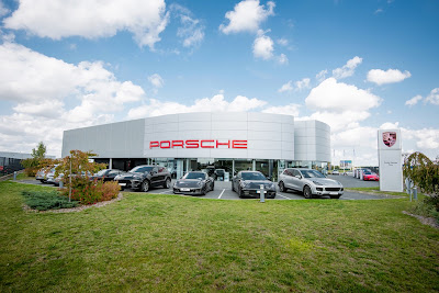 Centre Porsche Tours à Parçay-Meslay