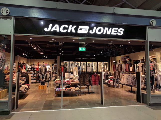 JACK & JONES