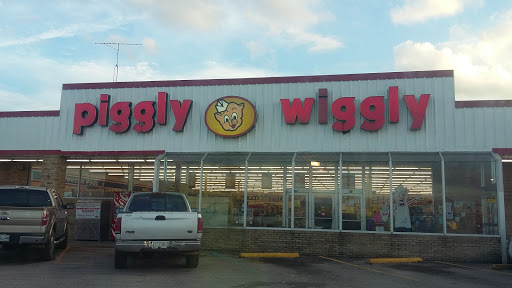Grocery Store «Piggly Wiggly», reviews and photos, 940 Wayne Rd, Savannah, TN 38372, USA