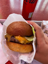 Photo n°20 de Baby Love Burger à Paris ()