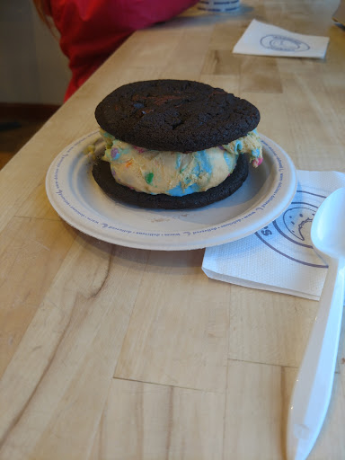 Cookie Shop «Insomnia Cookies», reviews and photos, 4314 Monarch Way, Norfolk, VA 23508, USA