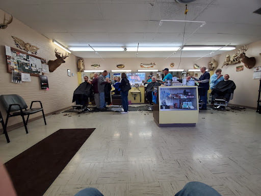 Barber Shop «Plaza Barber Shop», reviews and photos, 1153 N Memorial Dr, Lancaster, OH 43130, USA