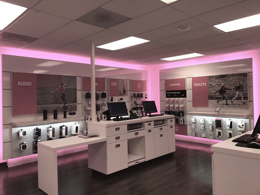Cell Phone Store «T-Mobile», reviews and photos, 29890 Town Center Loop W Suite F, Wilsonville, OR 97070, USA