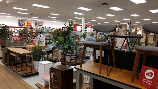 Department Store «T.J. Maxx», reviews and photos, 297 Great Rd, Bedford, MA 01730, USA