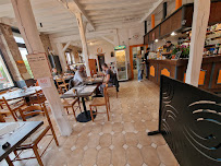 Atmosphère du Restaurant français Les Acacias à Binas - n°3