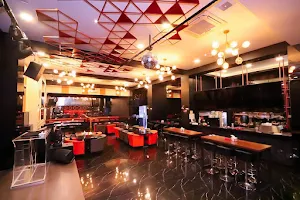 Mons Cafe Bar & Lounge image