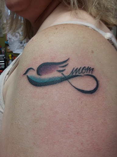 Tattoo Shop «Good Family Tattoo», reviews and photos, 198 W Grass Lake Rd, Lake Villa, IL 60046, USA