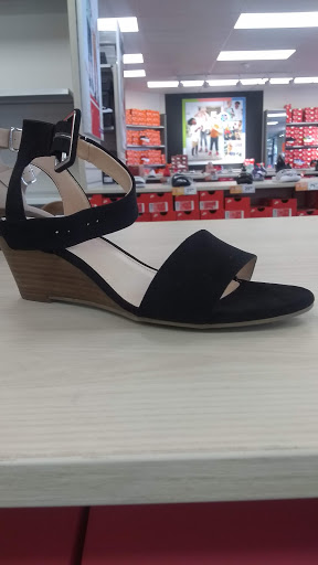 Shoe Store «Rack Room Shoes», reviews and photos, 1819 Matthews Township Pkwy, Matthews, NC 28105, USA