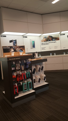 Cell Phone Store «Verizon», reviews and photos, 5700 100th St SW Ste 310, Lakewood, WA 98499, USA