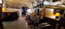 Atmosphère du Restaurant français La Grotte d'Auguste à Orange - n°6