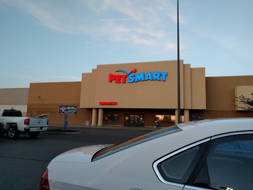 Pet Supply Store «PetSmart», reviews and photos, 215 N Burkhardt Rd, Evansville, IN 47715, USA
