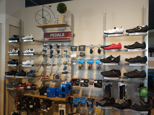 Bicycle Store «Bicycle Garage Indy & BGI Fitness - Greenwood», reviews and photos, 997 E County Line Rd, Greenwood, IN 46143, USA