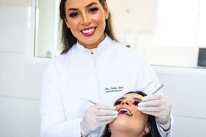 Cirurgiã-Dentista Ana Simões Pires image