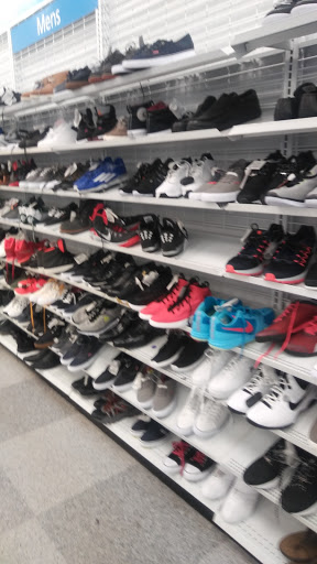 Clothing Store «Ross Dress for Less», reviews and photos, 2870 Chapel Hill Rd, Douglasville, GA 30135, USA