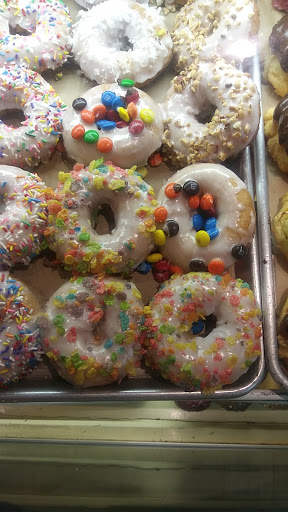 Donut Shop «Happy Donuts», reviews and photos, 940 San Pablo Ave, Albany, CA 94706, USA