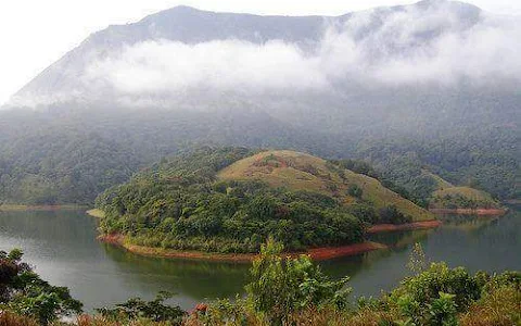 Siruvani reservoir image