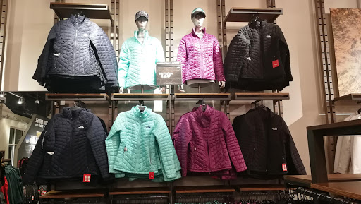 Clothing Store «The North Face Outlet», reviews and photos, 8225 Vineland Ave, Orlando, FL 32831, USA