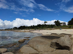 Plage du Grand Large Cabellou'in fotoğrafı - rahatlamayı sevenler arasında popüler bir yer