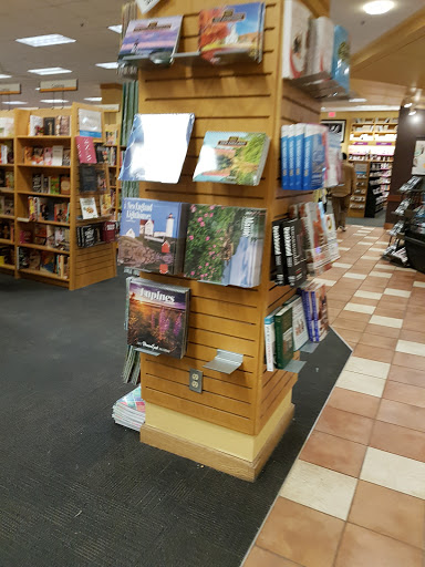 Book Store «Books-A-Million», reviews and photos, 116 Bangor Mall Blvd, Bangor, ME 04401, USA