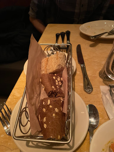 Restaurant «The Cheesecake Factory», reviews and photos, 5799 N Bayshore Dr, Glendale, WI 53217, USA