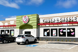 Chuck E. Cheese image