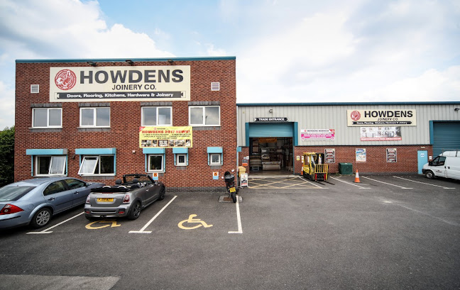 Howdens - Howdens – Woodley - Furniture store