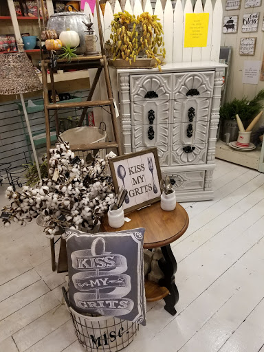 Antique Store «A Corner Cottage», reviews and photos, 895 Conner St, Noblesville, IN 46060, USA