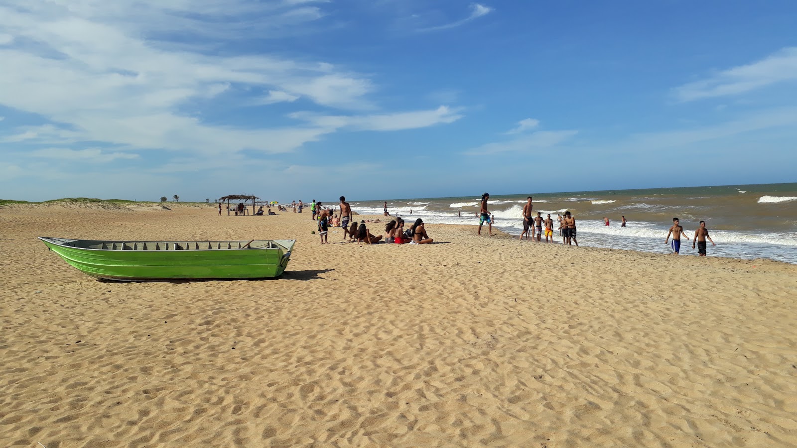 Foto von Strand Pontal do Ipiranga mit langer gerader strand