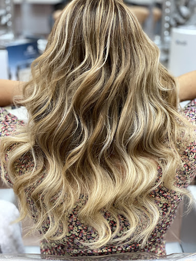 Beauty Salon «Una Donna Piu Beauty Salon And Spa», reviews and photos, 216 N Park Ave, Winter Park, FL 32789, USA