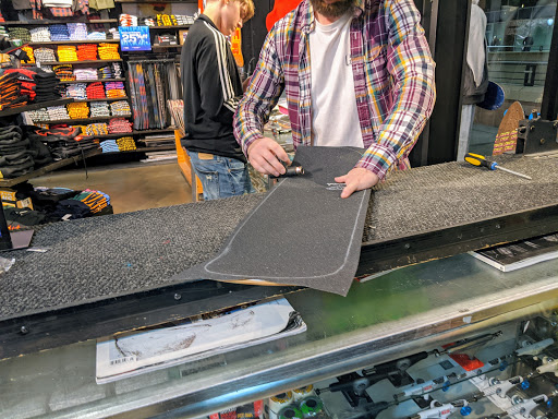 Clothing Store «Zumiez», reviews and photos, 7425 166th Ave NE #225, Redmond, WA 98052, USA