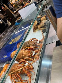 Atmosphère du Restaurant de fruits de mer CHEZ ANTONIN - Écailler aux Halles de Lyon Paul Bocuse - n°3